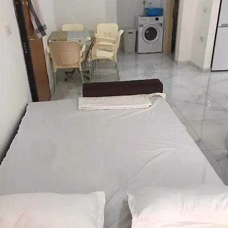 Rruga 5 Deluxe Sarandë
