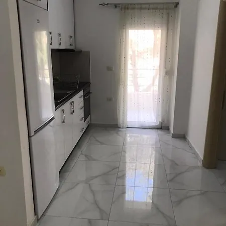 Rruga 5 Deluxe Appartamento *