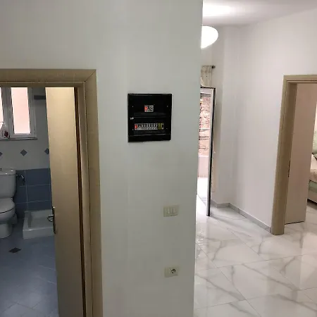Rruga 5 Deluxe Appartamento *